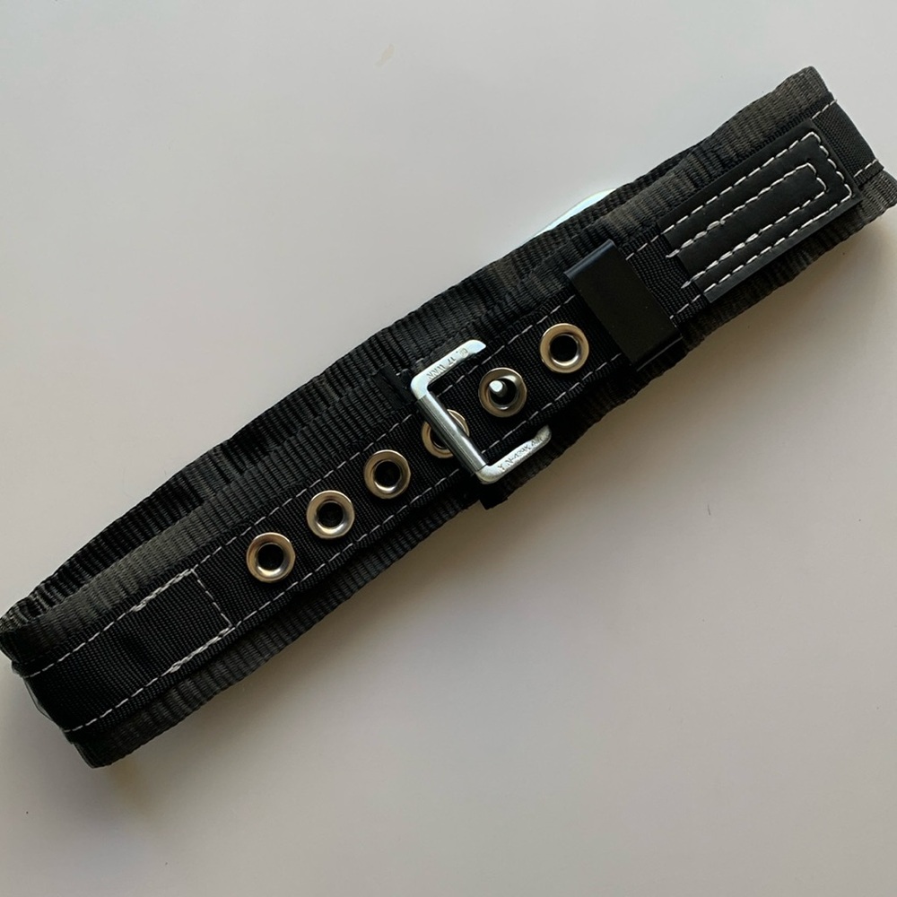 Honeywell Miller model/size 3NA/MBK climbing belt harness